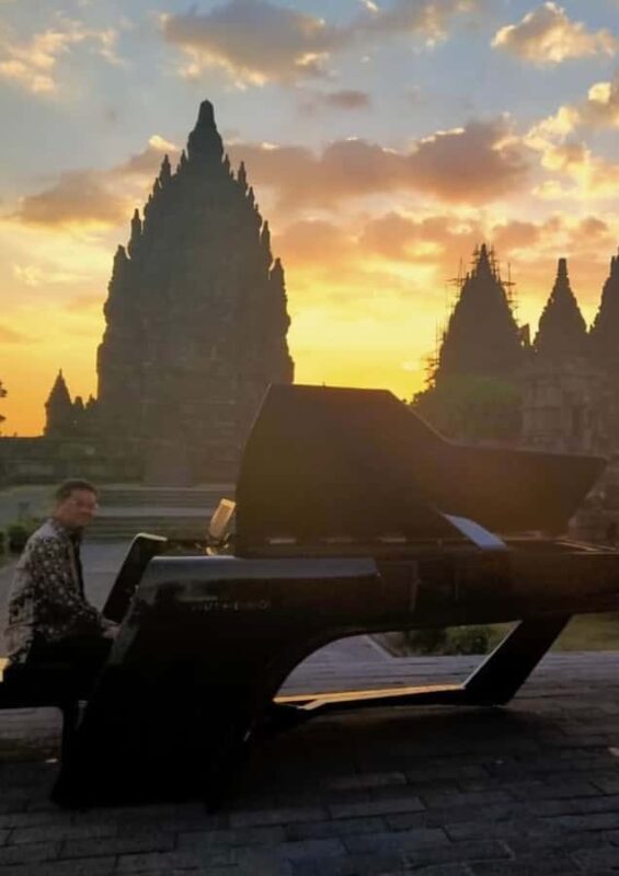 Yogyakarta: Borobudur Prambanan Temple Tour and Entry Ticket - Prambanan: The Heart of Hindu Java