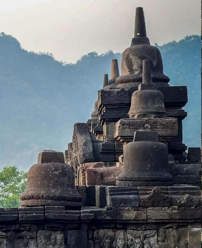 Yogyakarta: Borobudur Prambanan Temple Tour and Entry Ticket - The Itinerary Breakdown