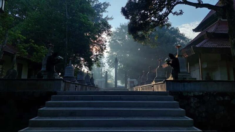 Yogyakarta: Borobudur & Prambanan Temple Tour with Tickets - Good To Know  