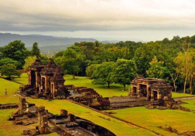 Yogyakarta: Borobudur & Queen of Boko Sunset Temple Day Tour - Customer Feedback