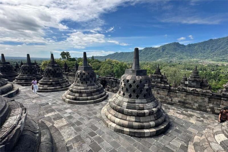Yogyakarta: Borobudur Sunrise (Climb-up Assured) & Prambanan - The Experience at a Glance