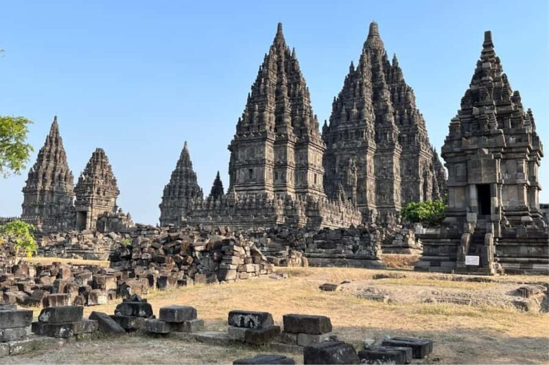 Yogyakarta: Borobudur Sunrise (Climb-up Assured) & Prambanan - Timing and Pacing
