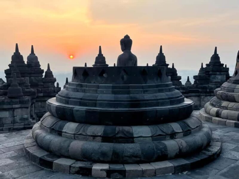 Yogyakarta: Borobudur Sunrise from temple with Breakfast - The Sum Up