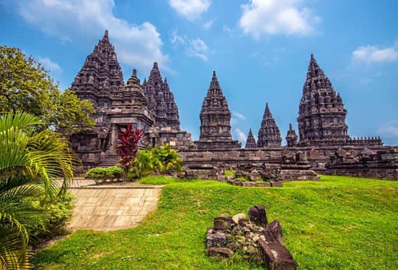 Yogyakarta: Borobudur Sunrise & Prambanan Guarantee Climb up - Good To Know