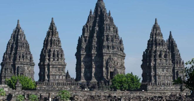 Yogyakarta: Borobudur Sunrise & Prambanan Temple Guided Tour - Borobudur Temple Visit