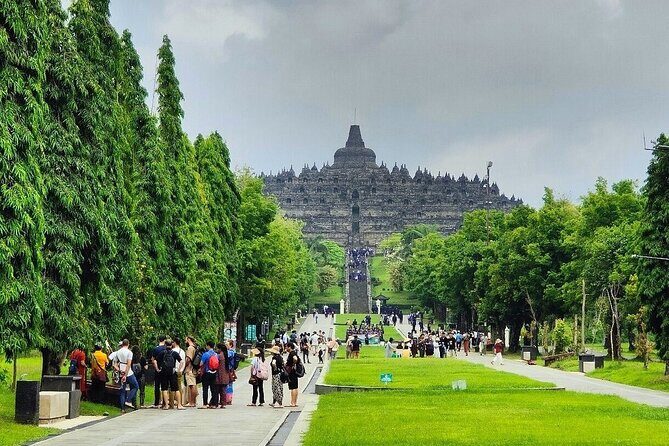 Yogyakarta Borobudur Temple and Prambanan Private Tour - Good To Know