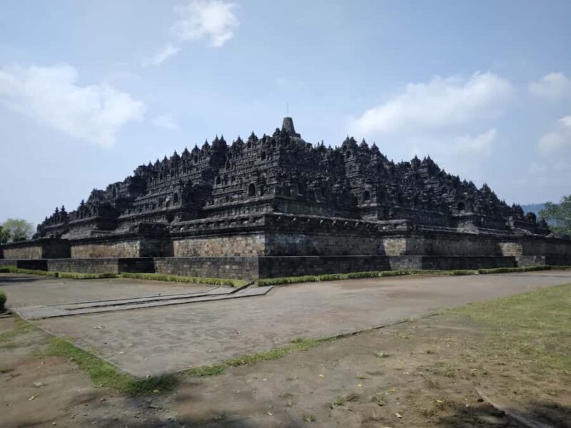 Yogyakarta: Borobudur Temple and Selogriyo Rice Terrace Tour - Authentic Experiences and Guest Feedback