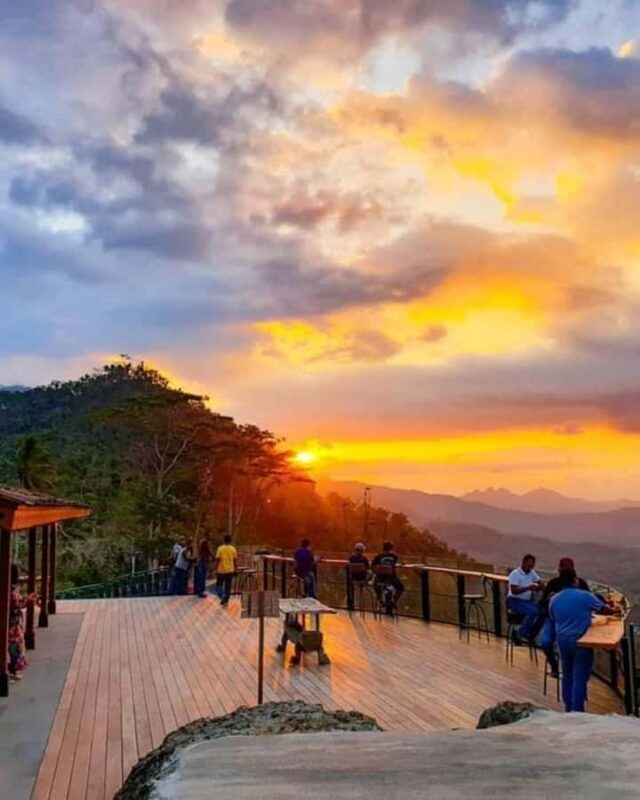 Yogyakarta: Borobudur Temple & Enam Langit Private Tour - An In-Depth Look at the Experience