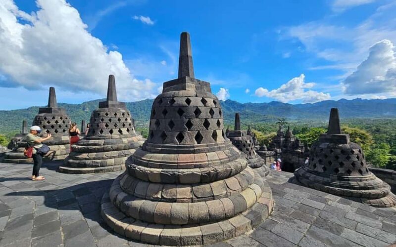 Yogyakarta: Borobudur Temple Guided Tour - Authentic Insights from Other Travelers