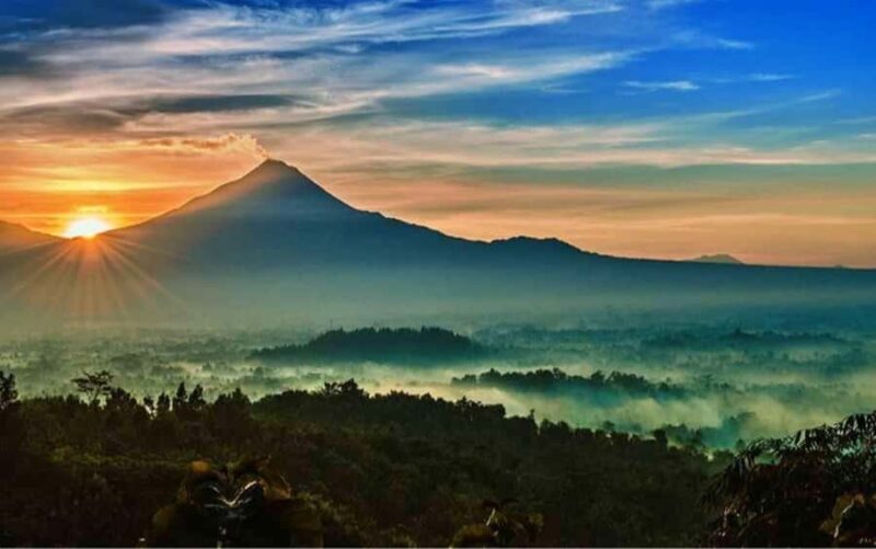 Yogyakarta: Borobudur Temple & Setumbu Hill Sunrise Tour - Who Should Consider This Tour?