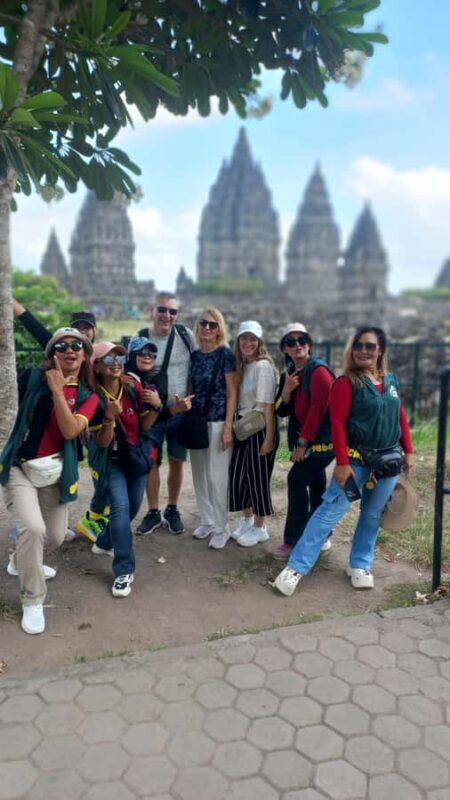 YOGYAKARTA BOROBUDUR Top structure AND PRAMBANAN TEMPLES - What Makes Borobudur and Prambanan Special?  