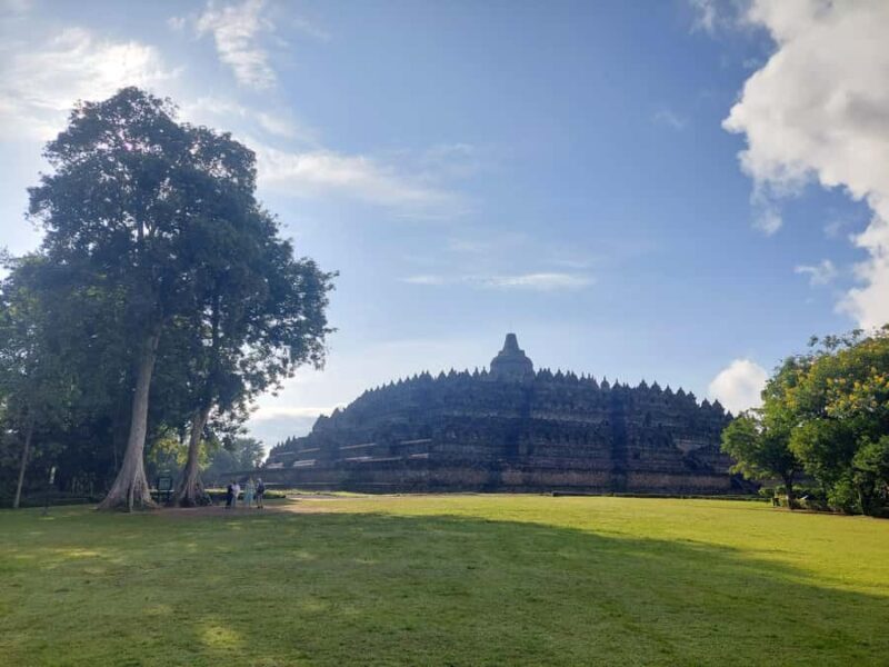 Yogyakarta: Borobudur VIP Climb Up and Prambanan Temple Tour - FAQs