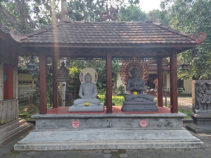 Yogyakarta: Borobudur VIP Climb Up and Prambanan Temple Tour - Key Points