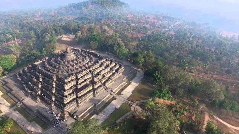 Yogyakarta : Borobudur(climb up temple) & sunrise mt merapi - Value for Money