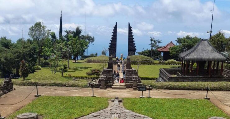 Yogyakarta: Candi Cetho, Sukuh, and Solo City Tour - Tour Overview