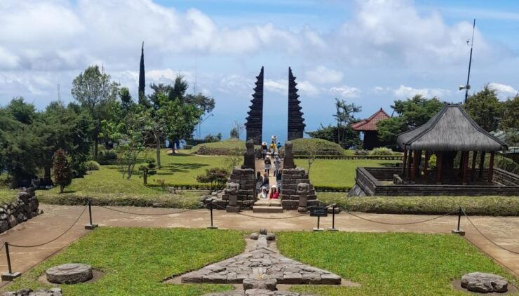 Yogyakarta: Candi Cetho, Sukuh, and Solo City Tour - Itinerary Highlights