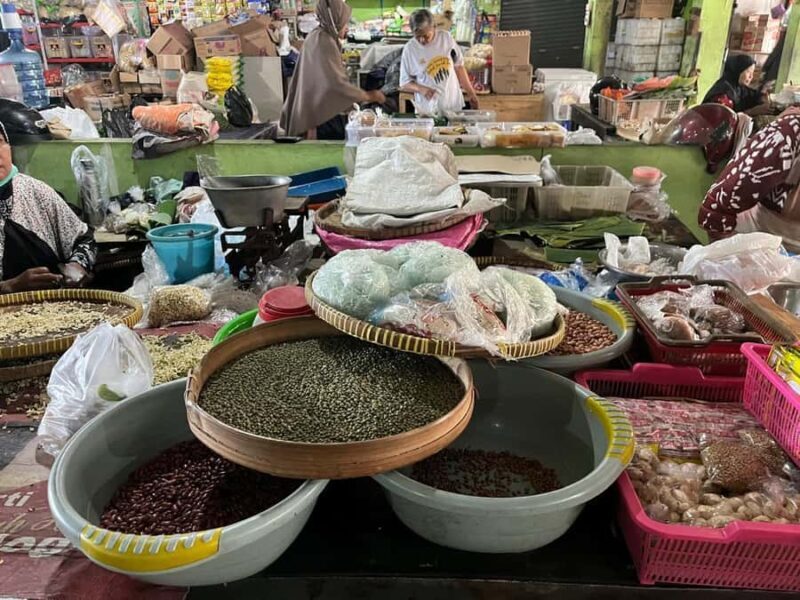 Yogyakarta: Cooking Class with Traditional Market Tour - Frequently Asked Questions