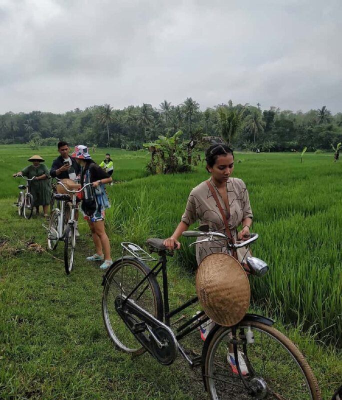 Yogyakarta: Countryside Village Cycling Tour With Guide - A Deep Dive into the Village Cycling Experience