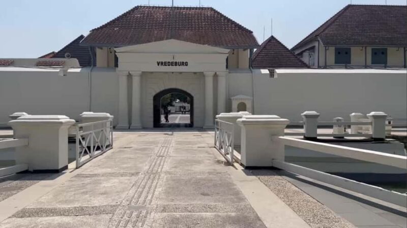 Yogyakarta: De Tjolomadoe & Vredeburg Fort Museum Tour - Practical Details and What to Expect