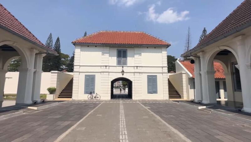 Yogyakarta: De Tjolomadoe & Vredeburg Fort Museum Tour - FAQ