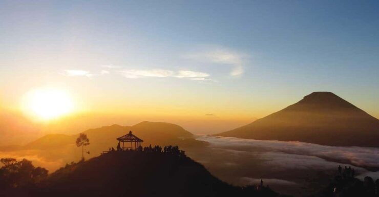 Yogyakarta: Dieng Sunrise Trip & Borobudur Afternoon Tour - Detailed Itinerary