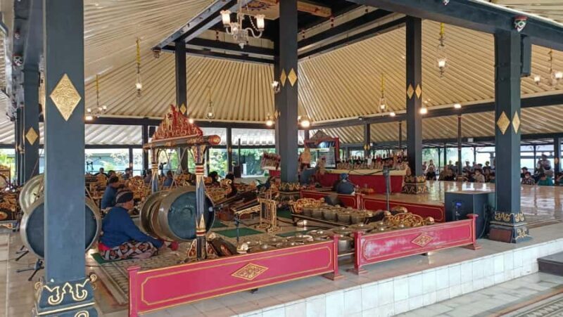 YOGYAKARTA : EXPLORE THE CULTURAL AND NATURE - Discovering Cultural Heritage in Kotagede and Craft Villages