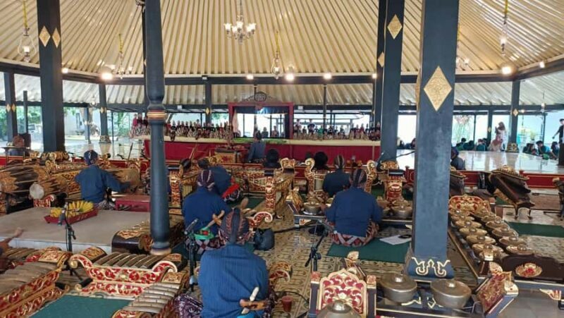 YOGYAKARTA : EXPLORE THE CULTURAL AND NATURE - The Artisan and Pottery Villages