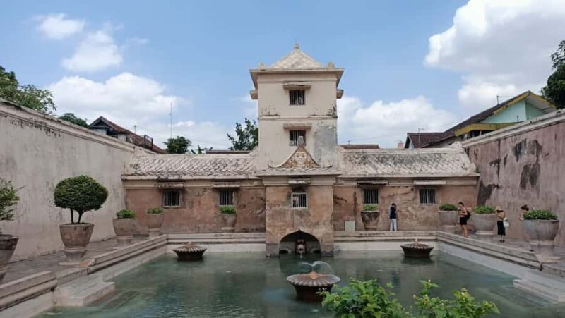 YOGYAKARTA : EXPLORE THE CULTURAL AND NATURE - Logistics and Practicalities