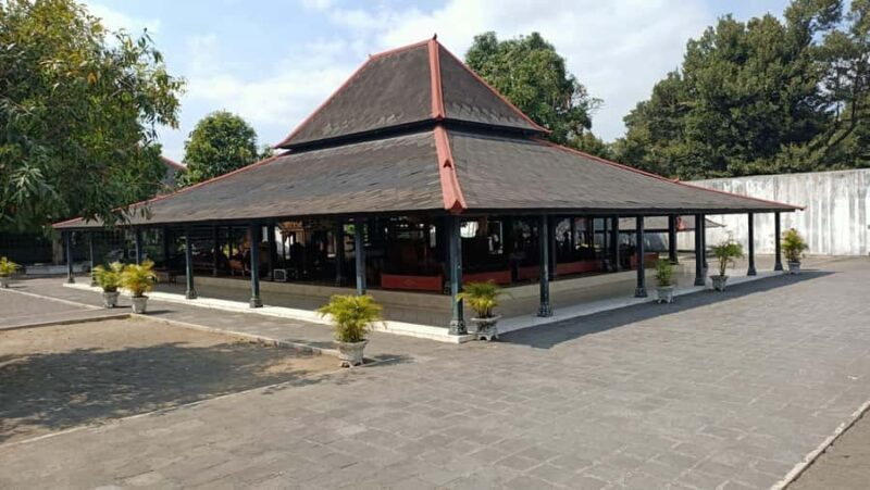 YOGYAKARTA : EXPLORE THE CULTURAL AND NATURE - An In-Depth Look at the Yogyakarta Cultural and Nature Tour