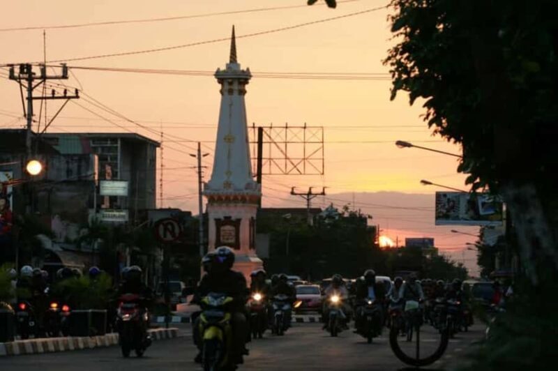 Yogyakarta: Guided City Walk and Food Tour - Authenticity and Value