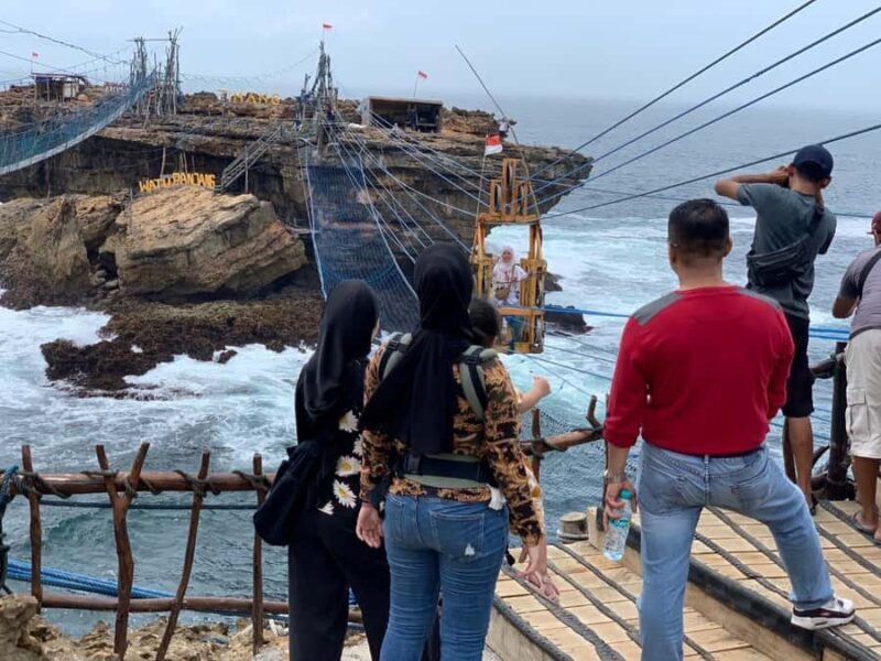 Yogyakarta : Hightlights Jomblang Cave and Timang Beach Tour - FAQ