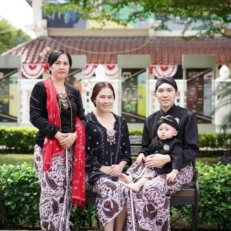 Yogyakarta: Javanese Heritage Attire Rental & Photoshoot - Good To Know  