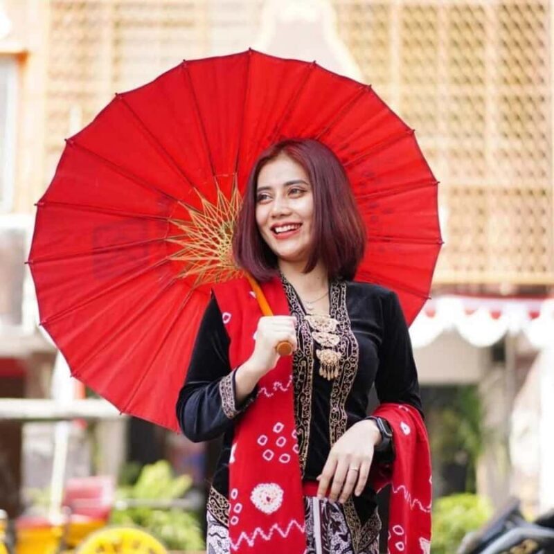 Yogyakarta: Javanese Heritage Attire Rental & Photoshoot - An Authentic Cultural Photo Experience in Yogyakarta