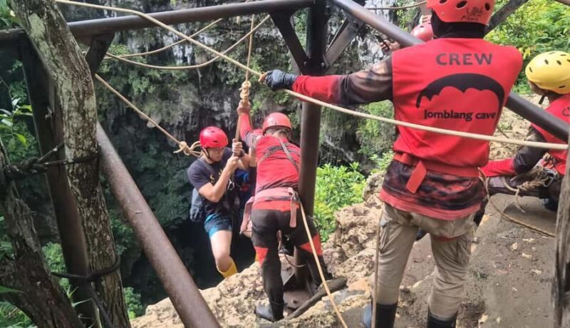 Yogyakarta: Jomblang Cave, Pindul Cave & Food Tour - Analyzing the Experience: What Makes It Stand Out