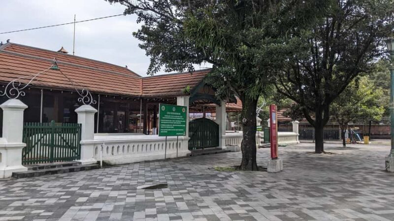 Yogyakarta Kotagede Walking Tour: Royal city & Locals Life - Exploring the Heart of Kotagede