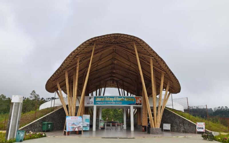 Yogyakarta: Menjer Lake Bamboo Boat Tour with Lunch - Who Will Love This Tour?