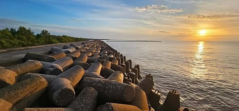 Yogyakarta: Menoreh, Chicken Church, Mudal & Glagah Day Trip - Good To Know