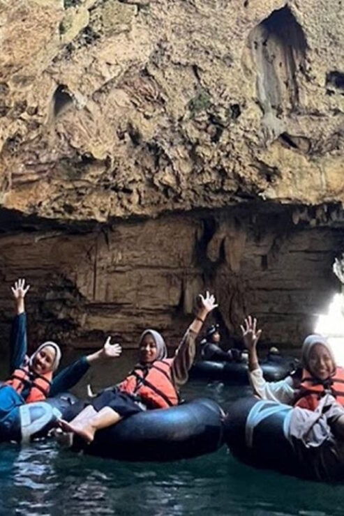 Yogyakarta: Merapi Sunrise and Pindul Cave Tubing - Key Points