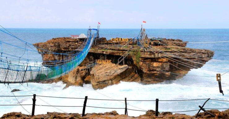 Yogyakarta: Merapi Sunrise, Jomblang Cave & Timang Beach Trip - Key Points