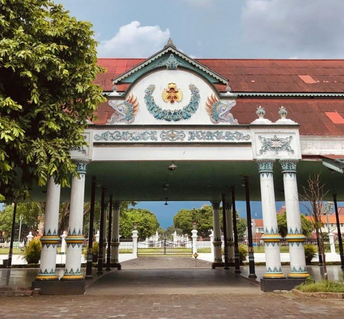 Yogyakarta: Morning Tour Prambanan Temple and Sultan Palace - Good To Know