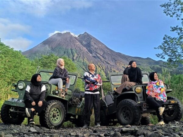 Yogyakarta: Mount Merapi and Pindul Cave Tubing Day Tour - Important Information