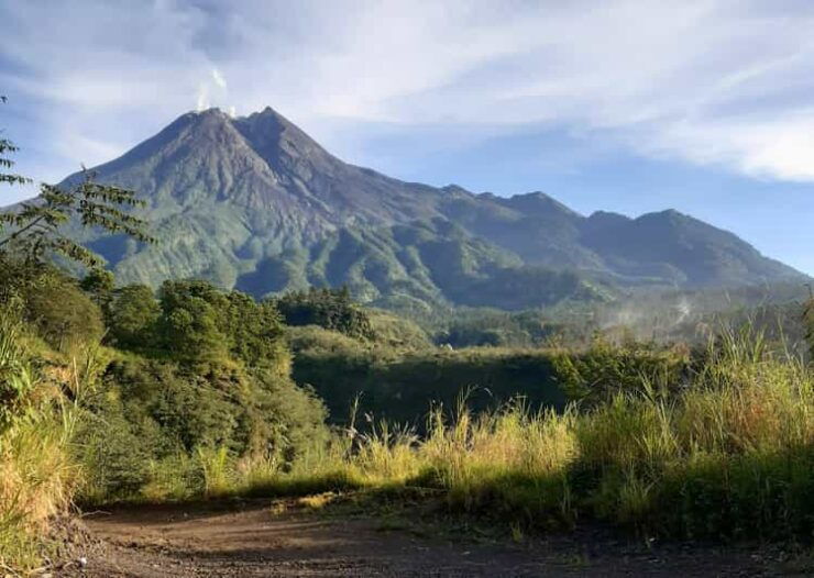 Yogyakarta: Mount Merapi, Jomblang Cave & Timang Beach Tour - Exploring Jomblang Cave