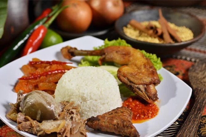 Yogyakarta Night Food Discovery - Alun Alun Experience - Tour Highlights