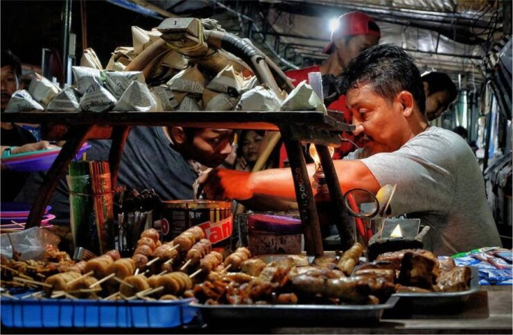 Yogyakarta: Night Walking and Street Food Tasting Tour - Good To Know