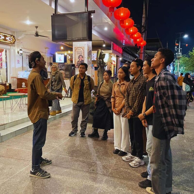 Yogyakarta: Night Walking & Street Food Tour - Practical Details: What Makes the Tour Easy and Enjoyable