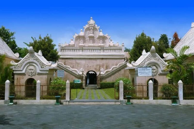 Yogyakarta: Palace, Water Castle, and Prambanan Temple Tour - Final Thoughts: Who is This Tour Best For?