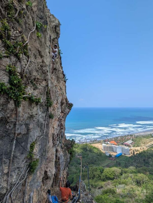 Yogyakarta: Parangtritis Beach Rock Climbing Tour - Good To Know