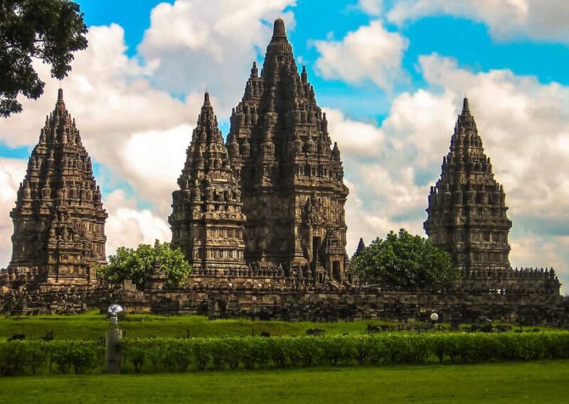 Yogyakarta: Prambanan, borobudur climb up temple & Ramayana - A Closer Look at the Itinerary