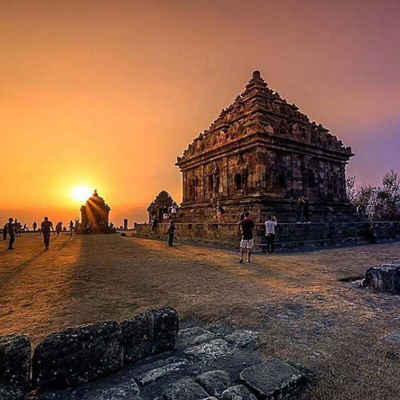 Yogyakarta: Prambanan Temple Tour and Golden Sunset - Timing and Logistics
