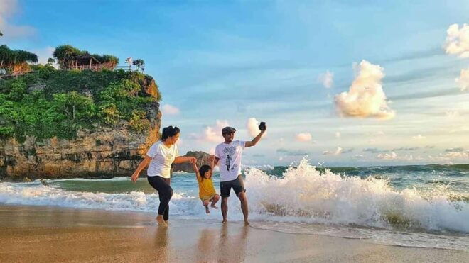 Yogyakarta: Private Car Charter With Pick up & Driver - Recommended Packing Essentials